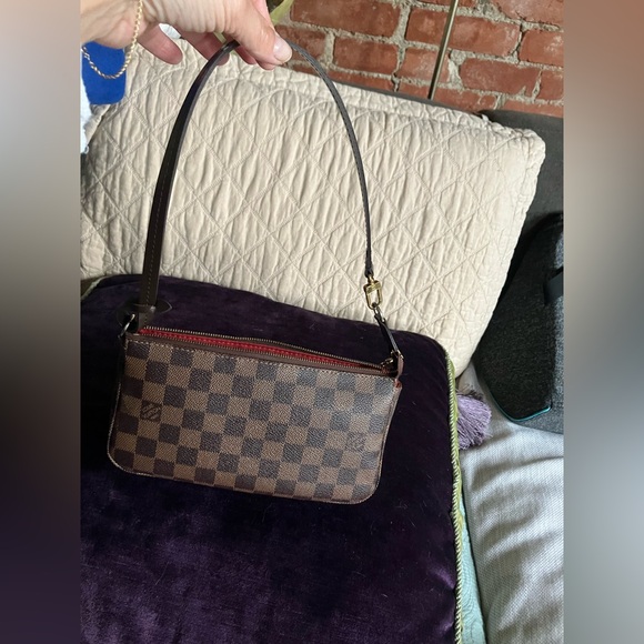 Louis Vuitton Handbags - Louis Vuttion Pochette NM